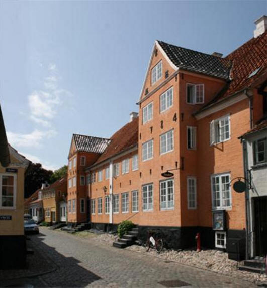 gAMLE HUSE I BYEN